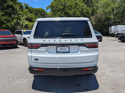 Used 2025 Jeep Wagoneer L 4WD image 6