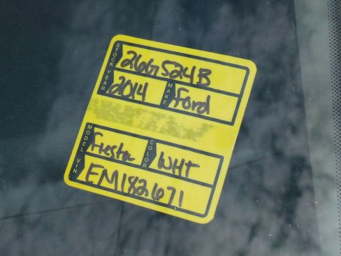 Used 2014 Ford Fiesta SE FWD image 4