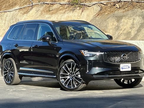 New 2026 Volvo XC90 B6 Ultra w/ Lounge Package image 2