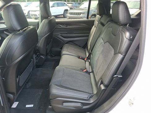 New 2025 Jeep Grand Cherokee L Altitude image 6