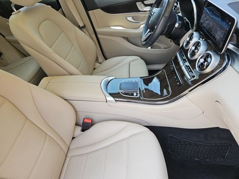 Used 2020 Mercedes-Benz GLC 300 image 10
