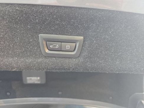 Used 2025 BMW 330i Sedan w/ Convenience Package RWD image 31