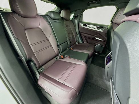 New 2026 Porsche Cayenne Coupe image 29