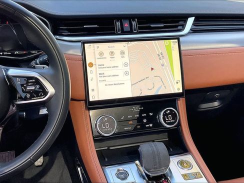 Used 2024 Jaguar F-PACE R-Dynamic S image 7