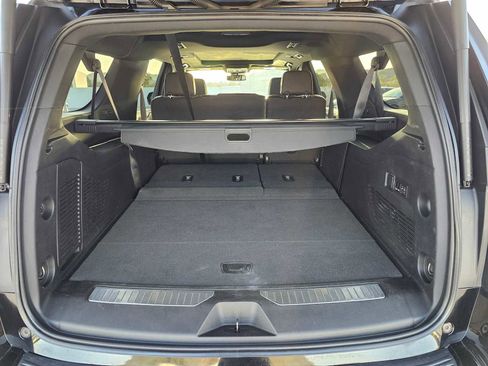 Used 2023 Chevrolet Suburban Z71 w/ Luxury Package image 16