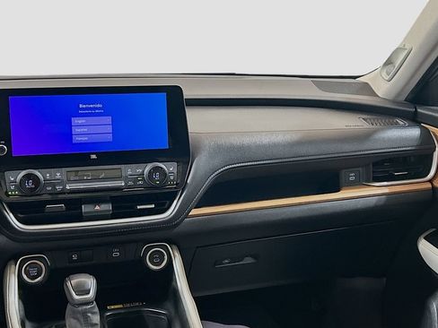 Used 2024 Toyota Grand Highlander AWD image 21