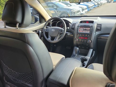Used 2011 Kia Sorento EX w/ Limited Pkg image 13