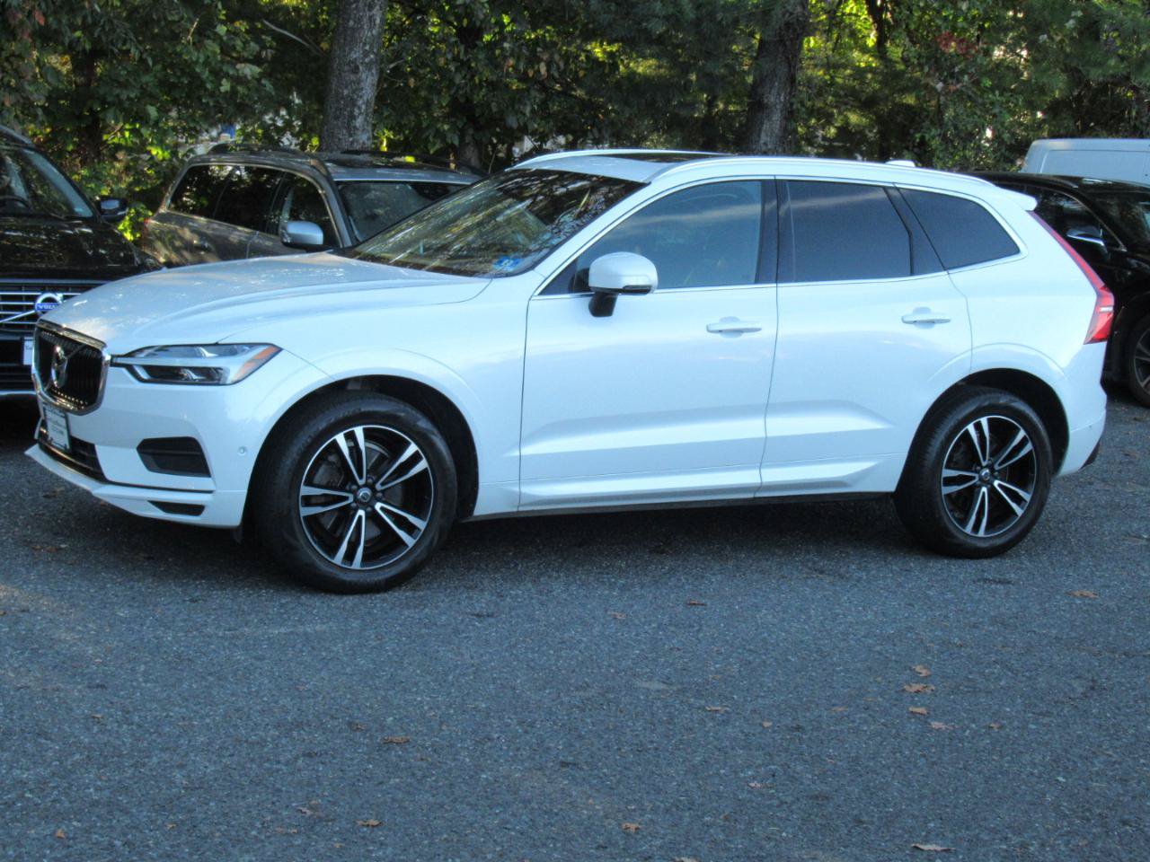 Used 2018 Volvo XC60 T6 Momentum AWD/4WD image 2