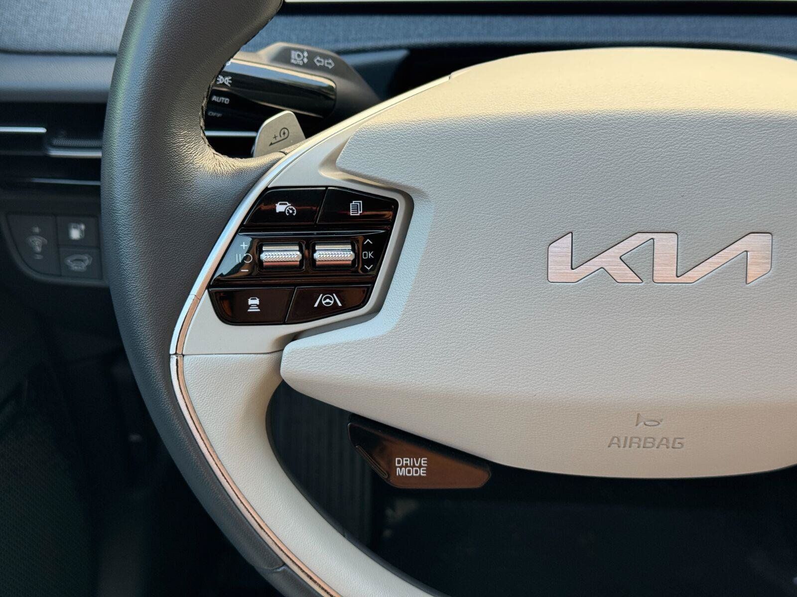Used 2022 Kia EV6 Wind RWD image 21