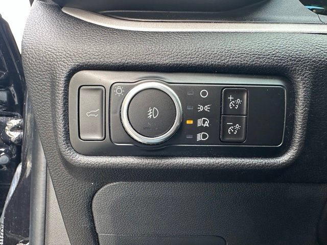 Used 2023 Ford Explorer XLT w/ Equipment Group 202A RWD image 22