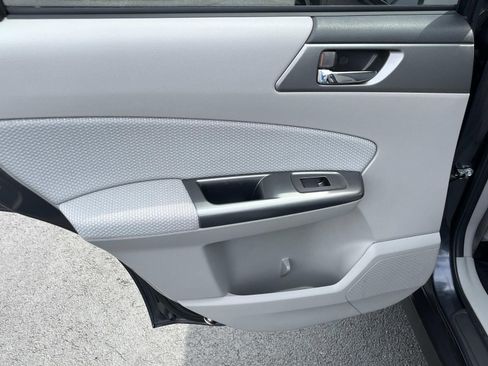 Used 2012 Subaru Forester 2.5X Premium AWD/4WD image 18