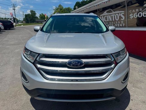 Used 2017 Ford Edge Titanium w/ Technology Package FWD image 2