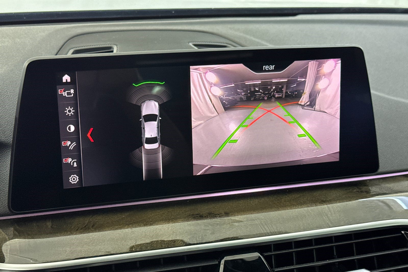 Used 2019 BMW 530e w/ Convenience Package RWD image 20