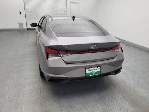 Used 2023 Hyundai Elantra SEL w/ Preferred Accessory Package FWD image 6