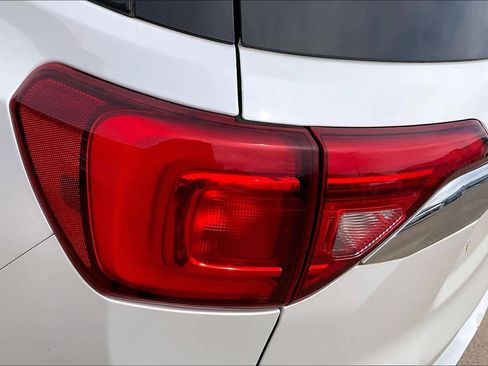 Used 2018 GMC Acadia Denali image 28