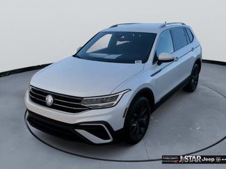 Used 2023 Volkswagen Tiguan SE video 1