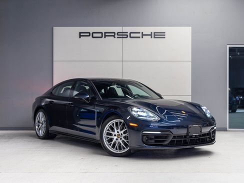 Used 2023 Porsche Panamera 4 Platinum Edition image 9