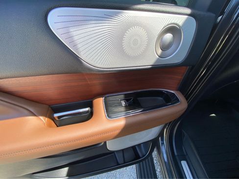 Used 2024 Lincoln Navigator Reserve AWD/4WD image 28
