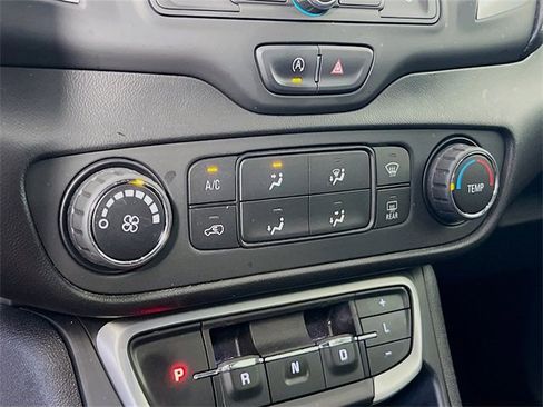 Used 2022 GMC Terrain SLE image 16