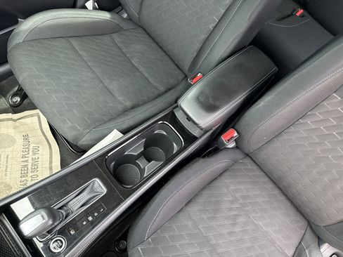 Used 2024 Nissan Kicks SV FWD image 22