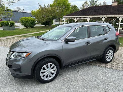 Used 2017 Nissan Rogue S AWD/4WD image 9