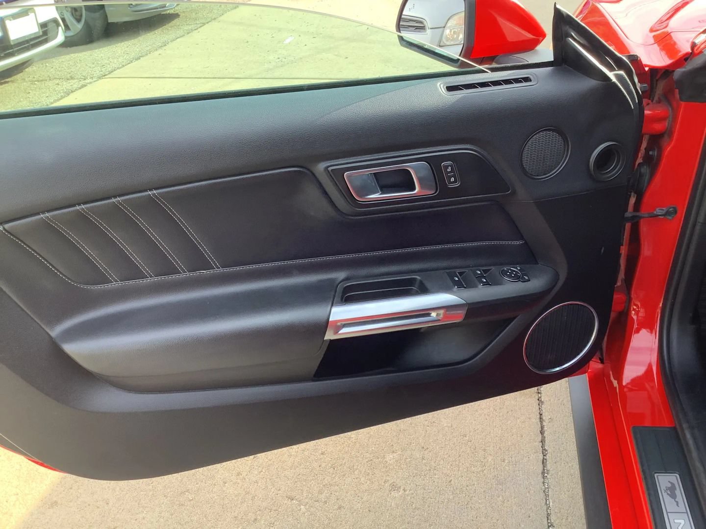 Used 2022 Ford Mustang Premium RWD image 21