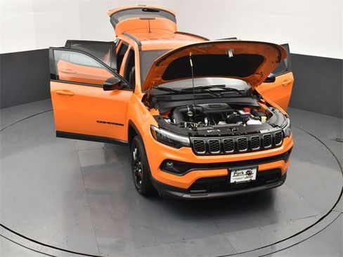 New 2026 Jeep Compass Latitude image 25