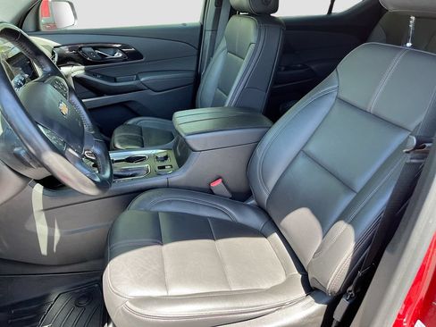 Used 2023 Chevrolet Traverse RS AWD/4WD image 22