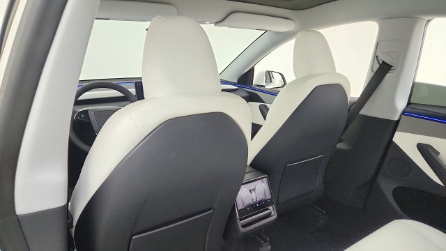 Used 2026 Tesla Model Y AWD image 41