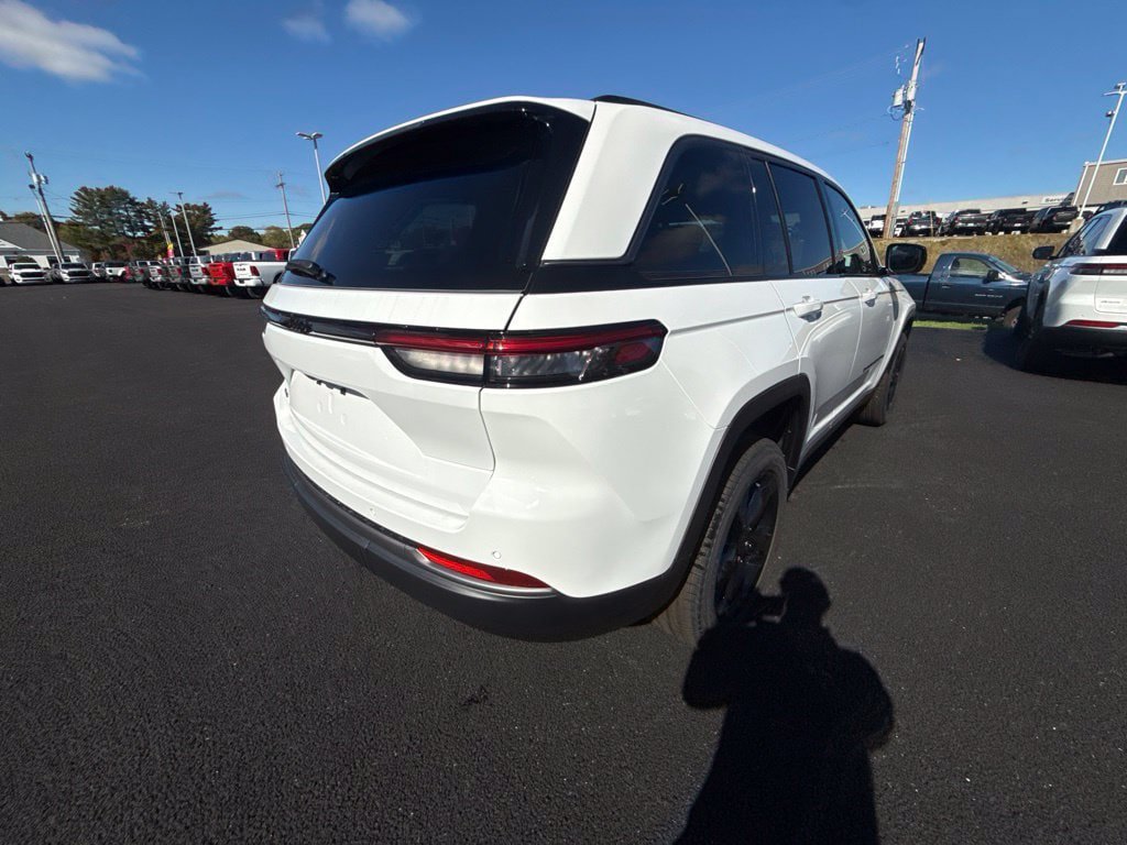 New 2027 Jeep Grand Cherokee Limited AWD/4WD image 5