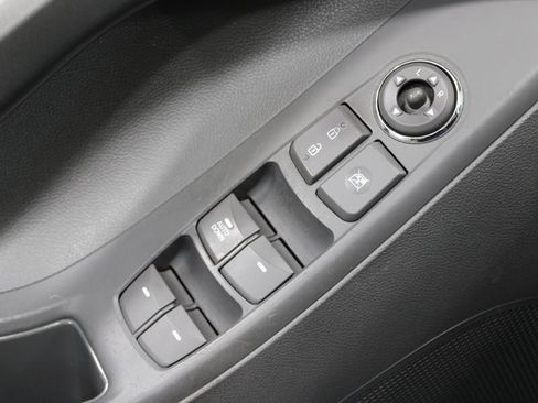 Used 2013 Hyundai Elantra GLS image 28