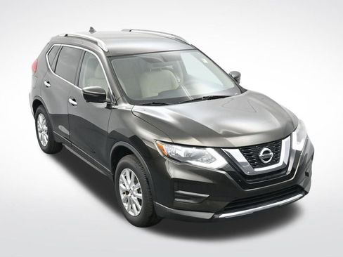 Used 2017 Nissan Rogue SV w/ SV Premium Package image 23