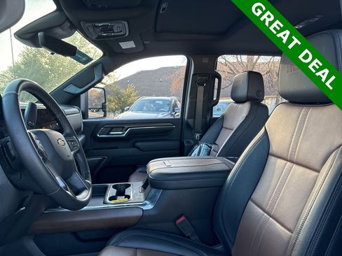 Used 2024 Chevrolet Silverado 2500 High Country w/ Technology Package image 19