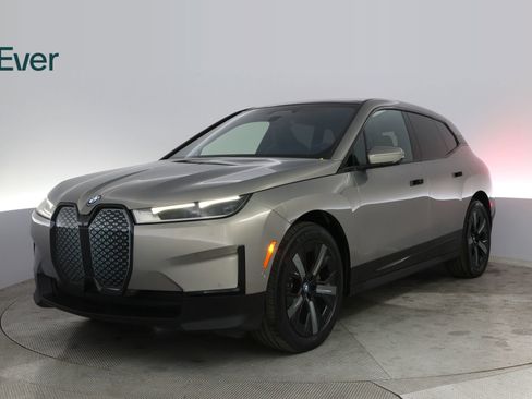 Used 2022 BMW iX xDrive50 w/ Convenience Package AWD/4WD image 2
