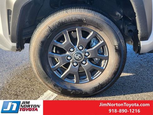 Used 2025 Toyota 4Runner SR5 image 12