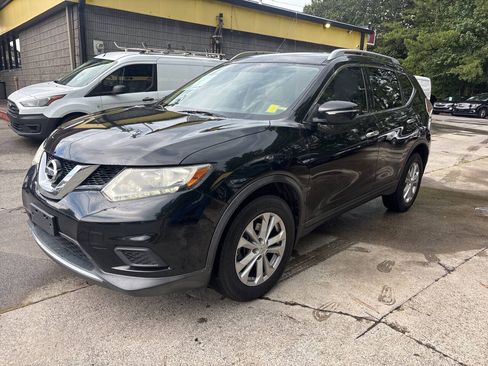 Used 2015 Nissan Rogue SV FWD image 2