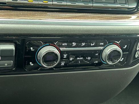 Used 2025 Chevrolet Silverado 1500 LT image 29