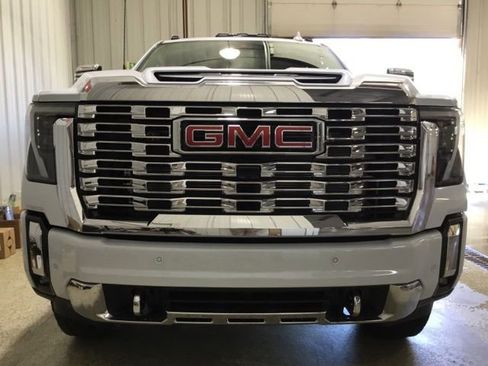 New 2026 GMC Sierra 2500 Denali w/ Denali Reserve Package AWD/4WD image 6