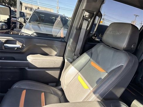 Used 2023 GMC Sierra 2500 AT4 image 20