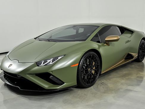 Used 2022 Lamborghini Huracan EVO RWD image 5