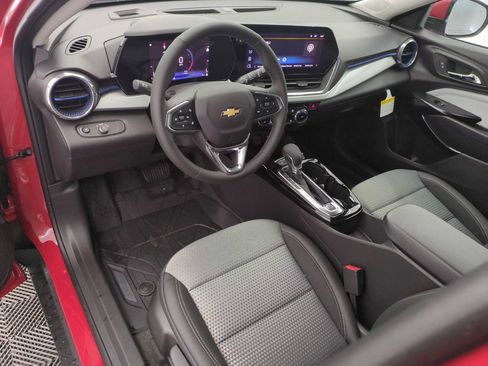 New 2026 Chevrolet Trax LT image 2