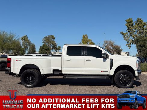 Used 2023 Ford F450 Lariat w/ FX4 Off-Road Package image 4
