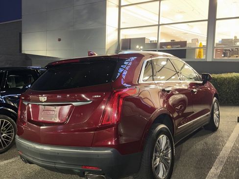 Used 2017 Cadillac XT5 Luxury w/ Driver Awareness Package image 6