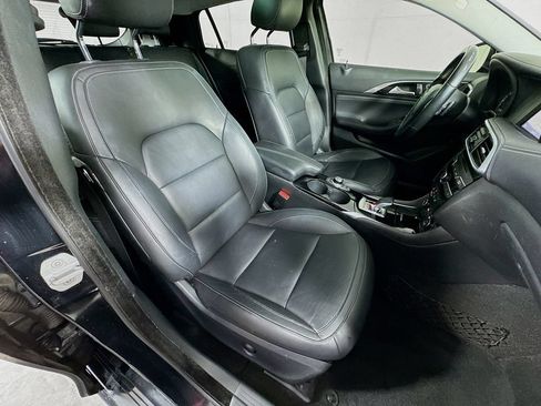 Used 2018 INFINITI QX30 Premium w/ Navigation Package FWD image 33