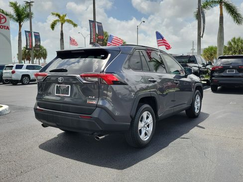 Used 2020 Toyota RAV4 XLE FWD image 12