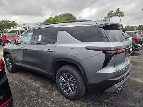 Used 2024 Chevrolet Traverse LT AWD/4WD image 4