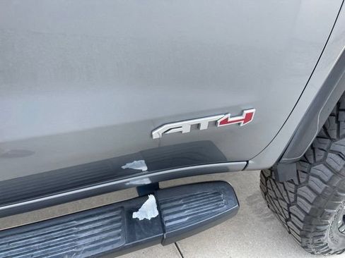 Used 2020 GMC Sierra 1500 AT4 w/ AT4 Premium Package AWD/4WD image 16