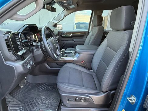 Used 2024 Chevrolet Silverado 1500 LT Trail Boss w/ Convenience Package II AWD/4WD image 13