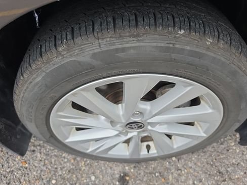 Used 2024 Toyota Camry LE w/ Convenience Package FWD image 15