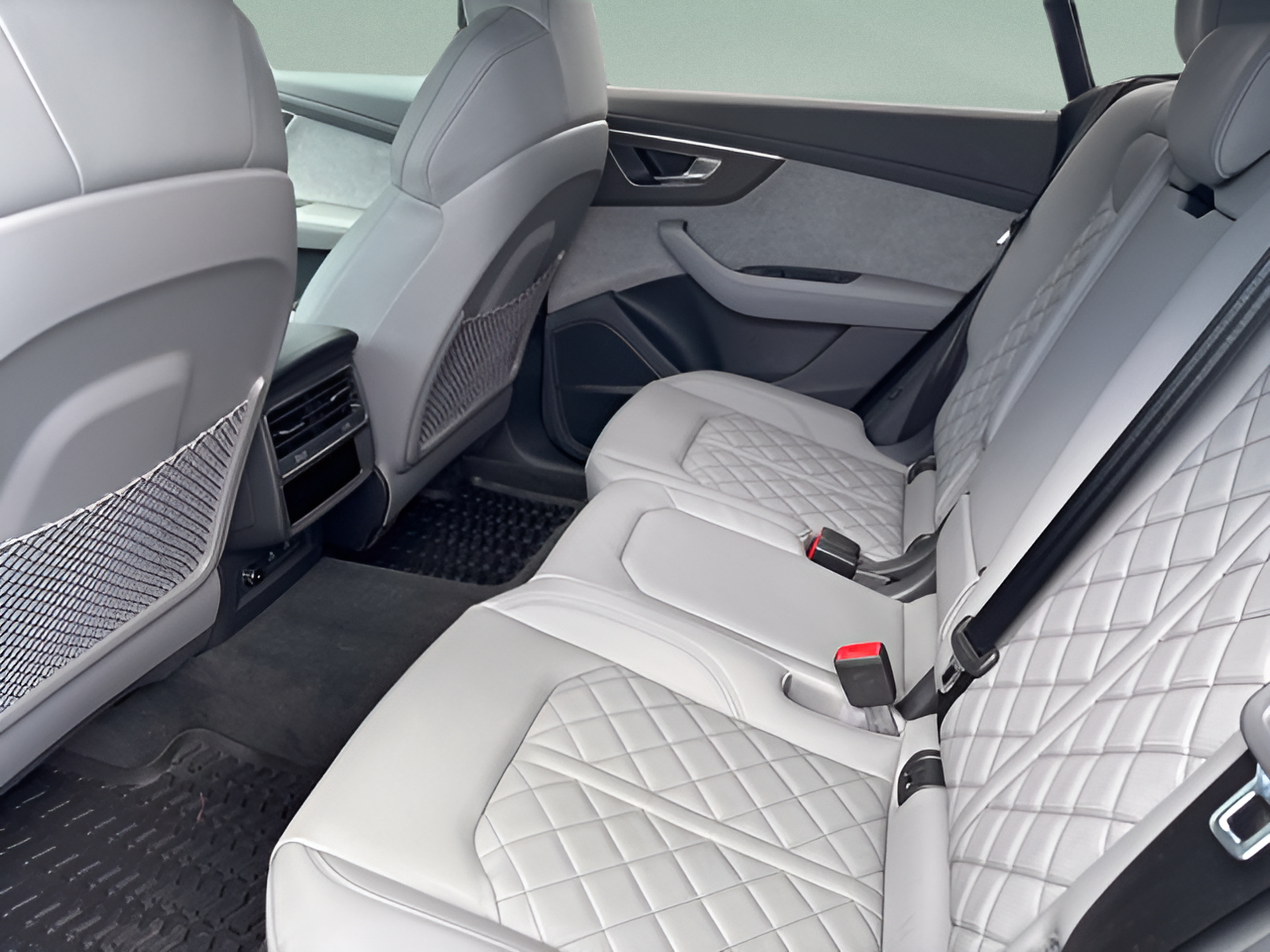 Used 2024 Audi SQ8 Prestige AWD/4WD image 5